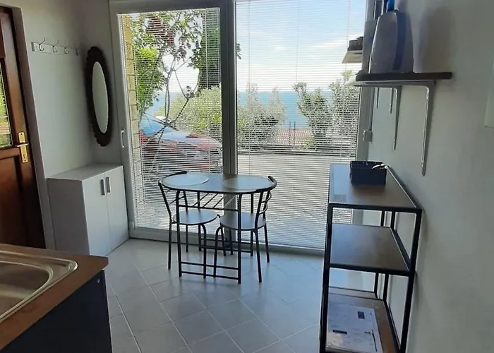 Apartma Niko דירה *